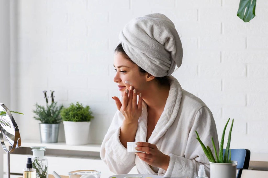 Kırışıklık İçin Aloe Vera Maskesi Nasıl Uygulanır